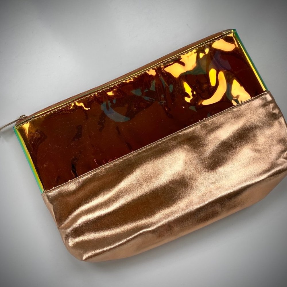 ✳️ Mix-N-Match 5/$25 ✳️ NEW Holo/Metallic Iridescent Zippered Makeup Bag